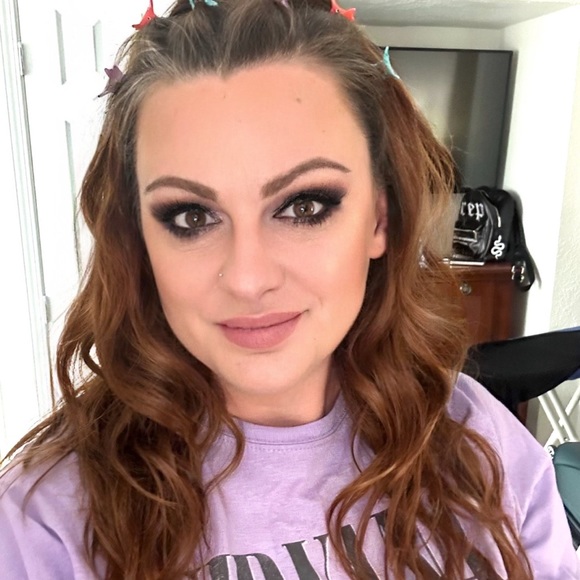 Hi!! I'm Crys Its so nice to meet you! - Picture 2 of 7